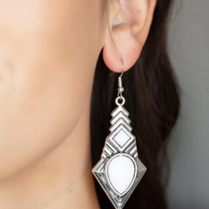 Stylishly Sonoran - White Earring (OS) - B:A4