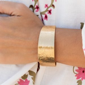 Coolly Curved - Gold Bracelet (OS)
