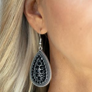 ​Interstellar Idol - Black Earring (OS) - B:A5