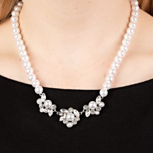 Royal Renditions - White Necklace (OS) - B:A6