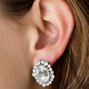 Hold Court - White Earring (CLIP ON) (OS) - B:A4