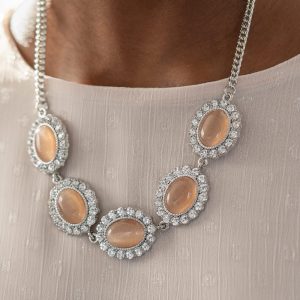 A DIVA-ttitude Adjustment - Orange Necklace ~ Fashion Fix February 2021 (OS) (Matching pieces sold separately)