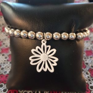 Starlet Shimmer Stretchy S-Beaded - White Flower Charm Bracelet (OS)